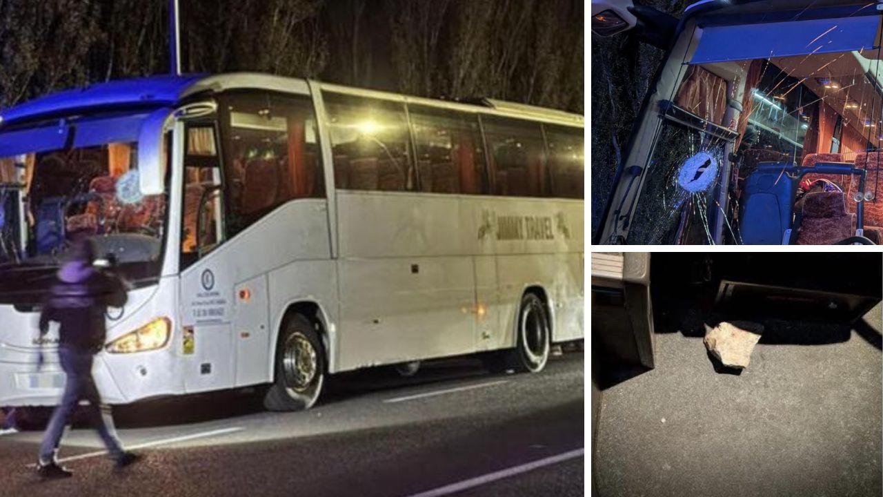 
	Il bus dei tifosi del Pistoia dopo l'assalto e uno dei sassi lanciati contro il mezzo

