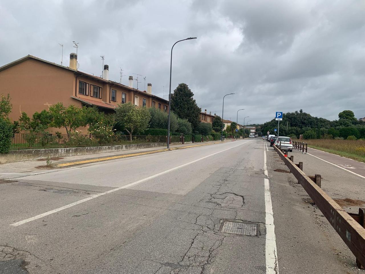 
	Via Rosellana, la strada principale della frazione di Roselle

