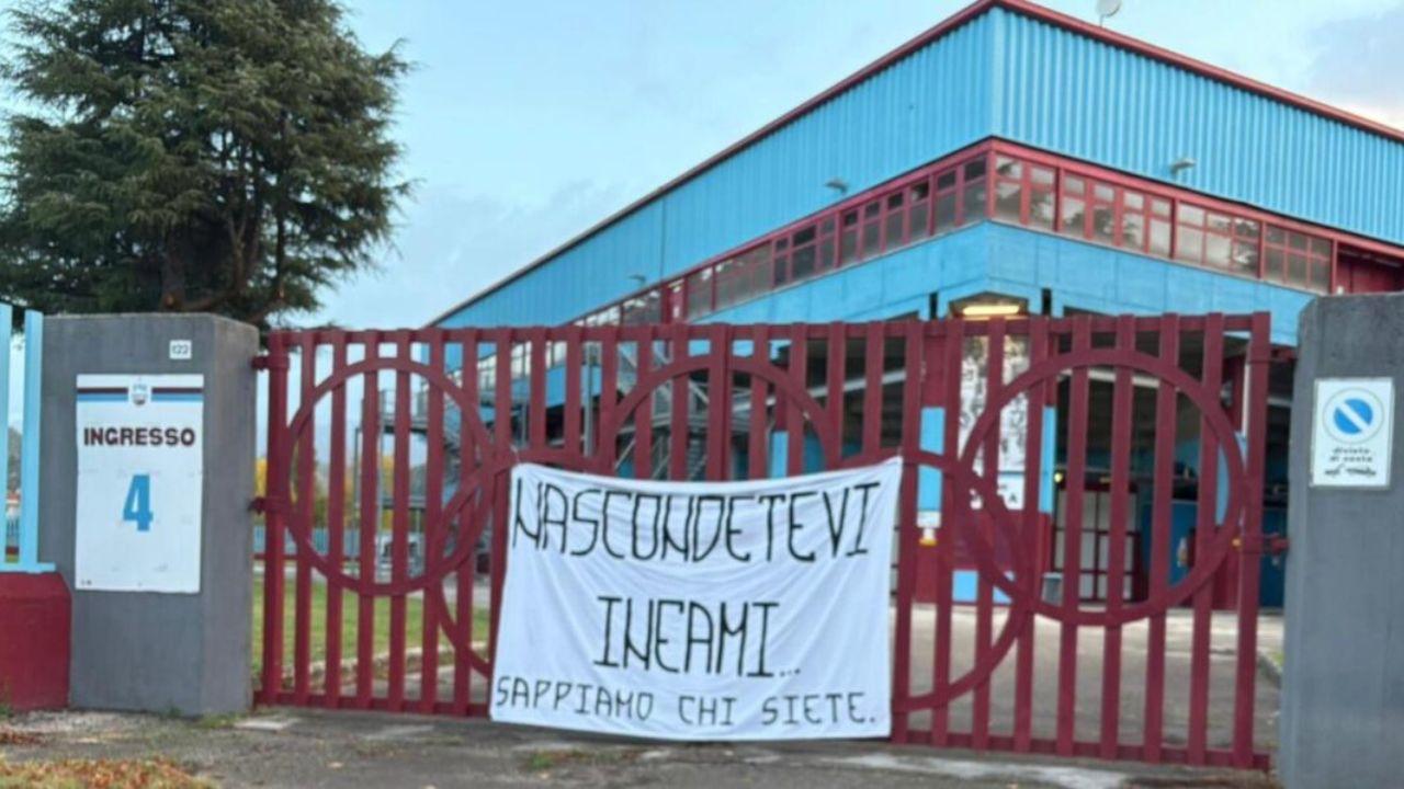 Lo striscione apparso a Rieti