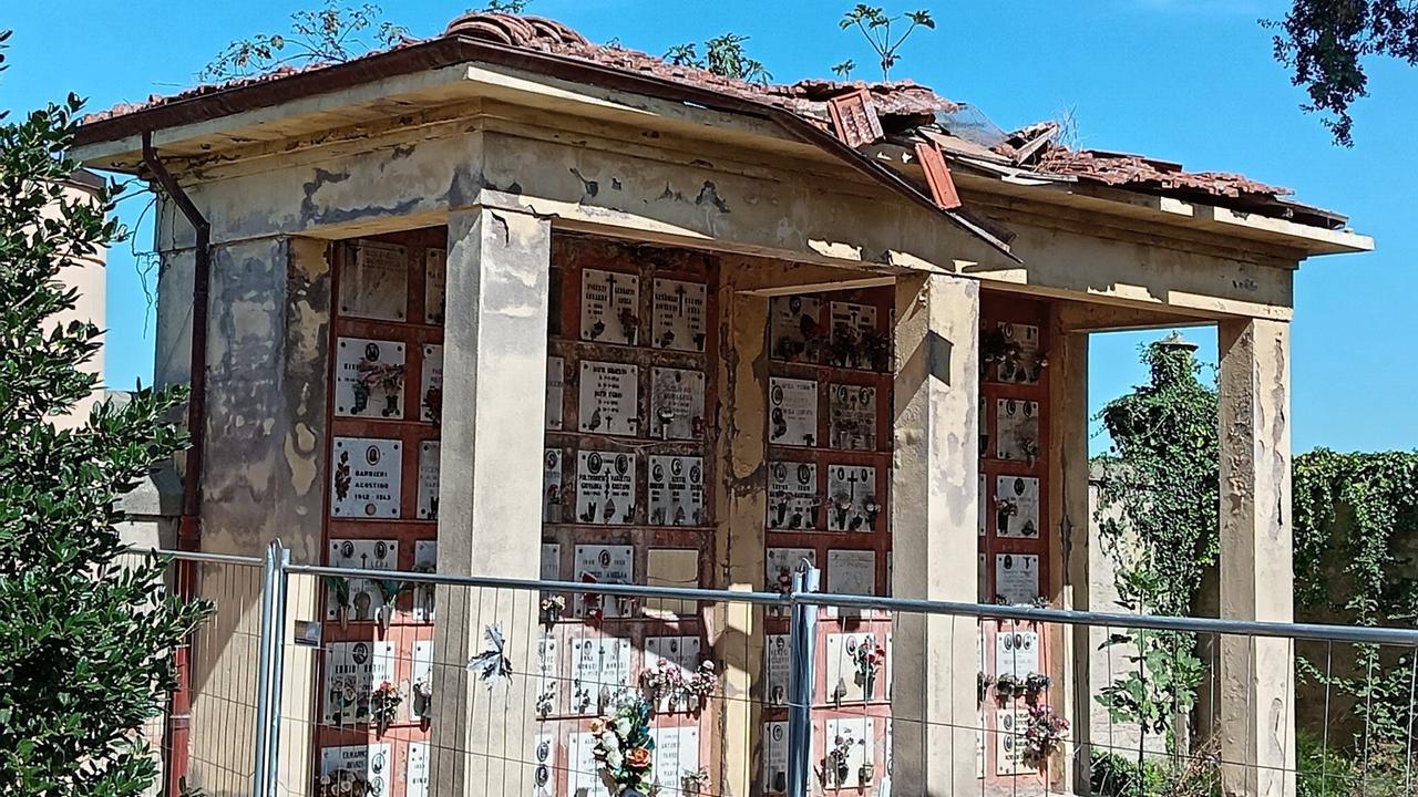 Il cimitero è “off limits” da 13 anni a causa del terremoto: «Spero di poter rivedere mio papà»