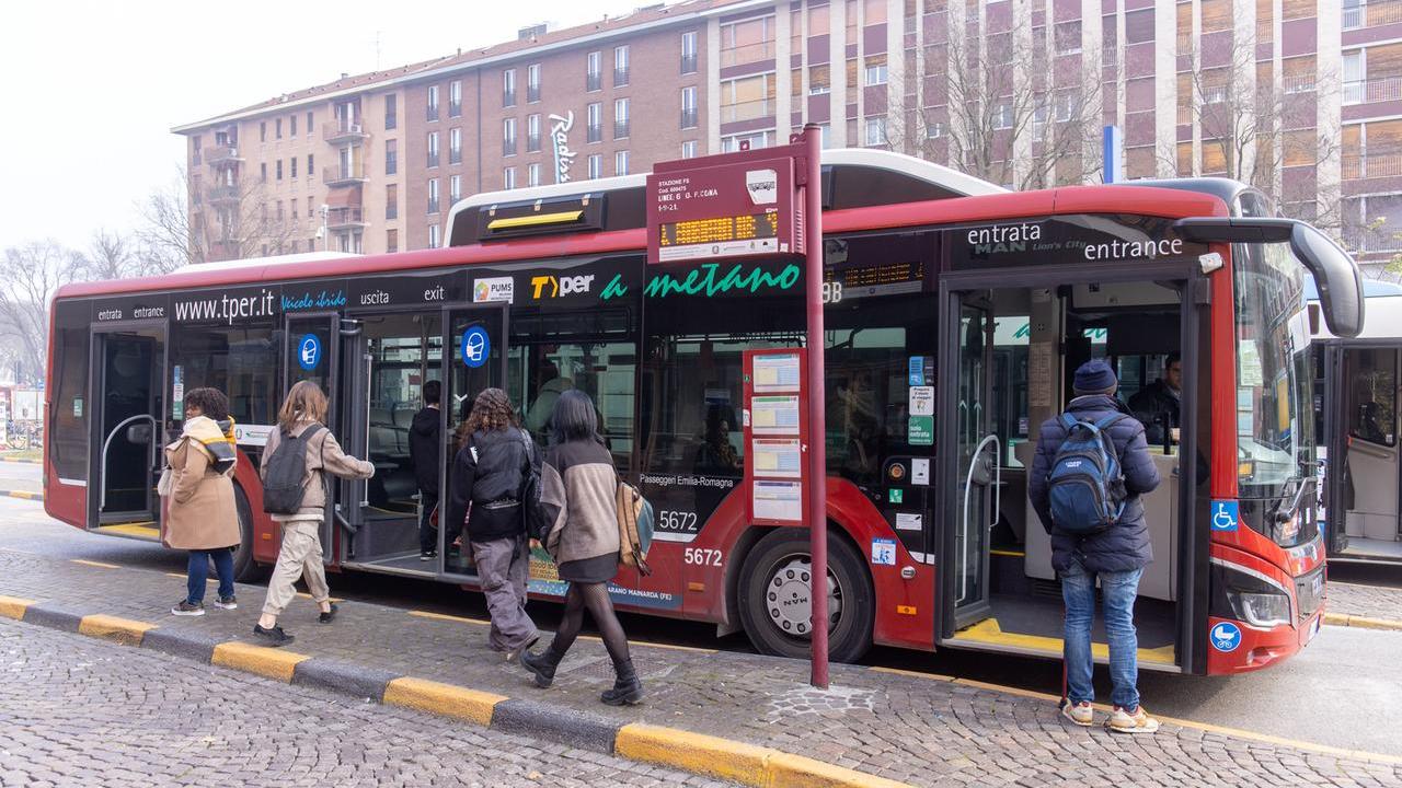 Biglietti dell’autobus più cari, a Ferrara cresce il costo per le singole corse