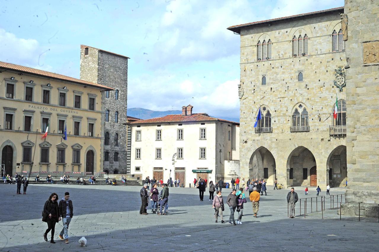 
	Il municipio di Pistoia

