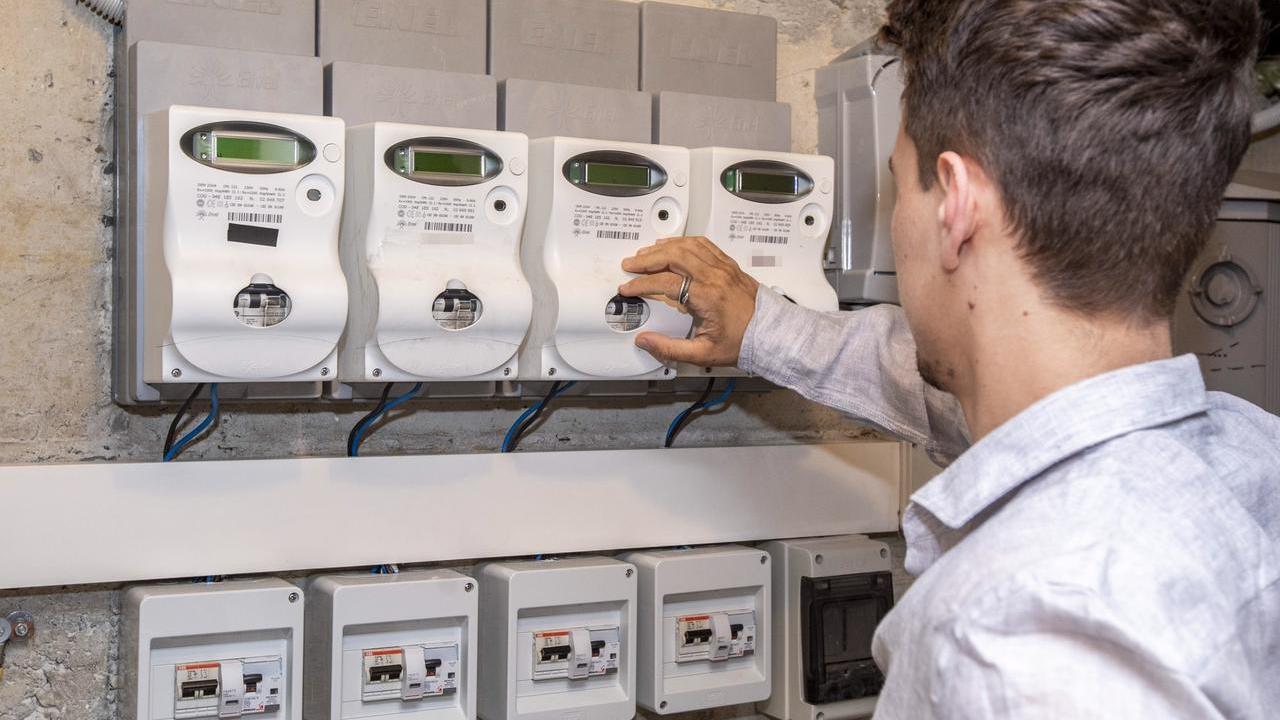 Elettricità e gas, la Sardegna paga ancora caro: bollette in aumento per famiglie e imprese