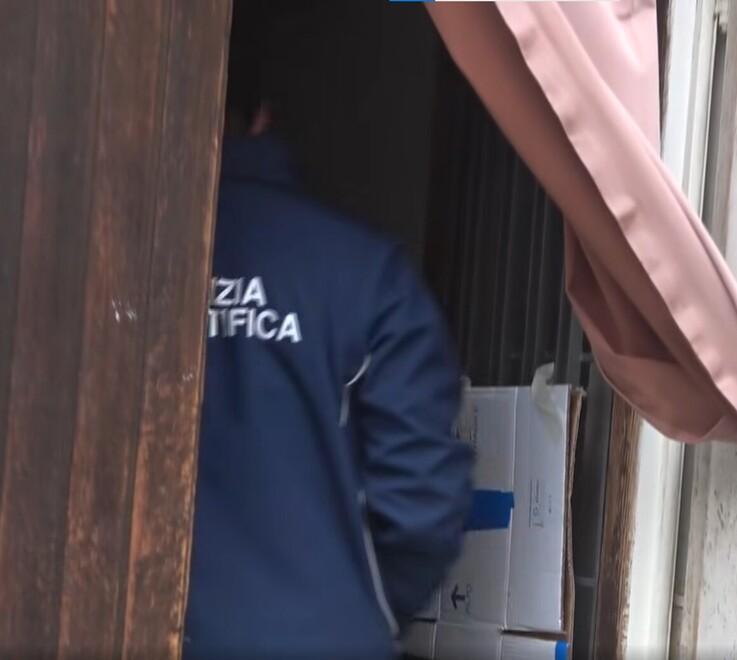 Viareggio, 27enne picchiato e sfregiato al volto: spedizione punitiva in pieno centro