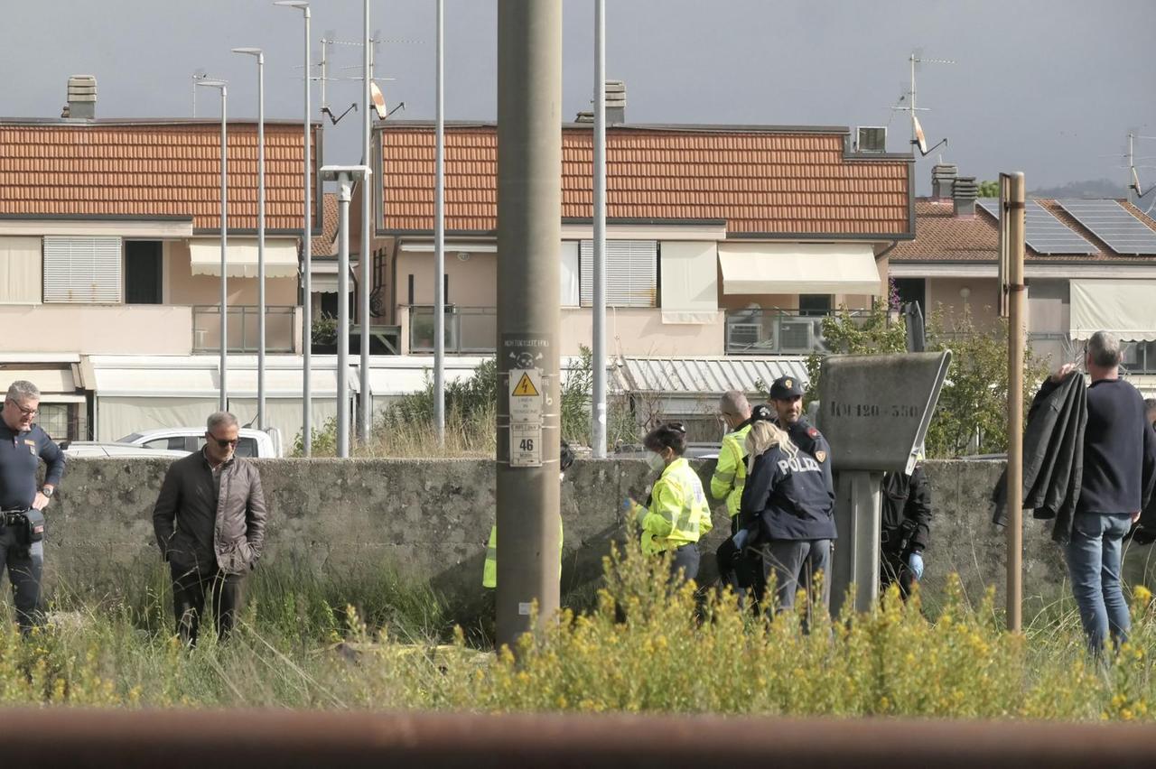 
	Il luogo in cui &egrave; stato trovato il cadavere (foto Paglianti)

