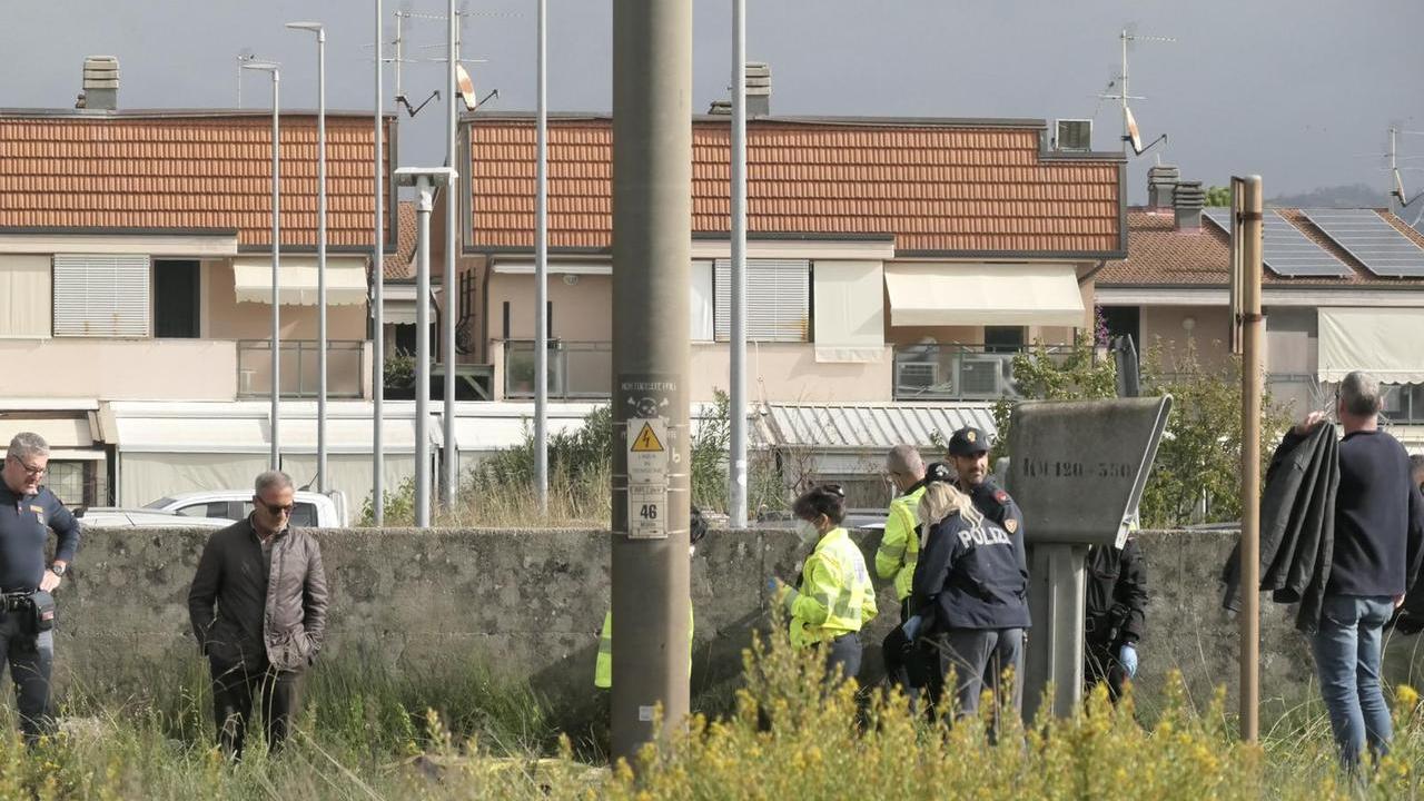 Il luogo in cui è stato trovato il cadavere (foto Paglianti)