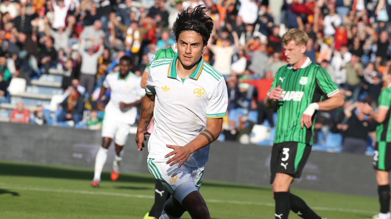 Dybala esulta dopo il gol vittoria