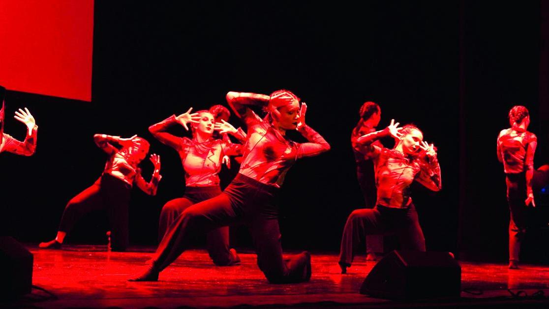 Invivavoce, i giovani raccontano i giovani e “sfidano” l’ansia con parole e danza