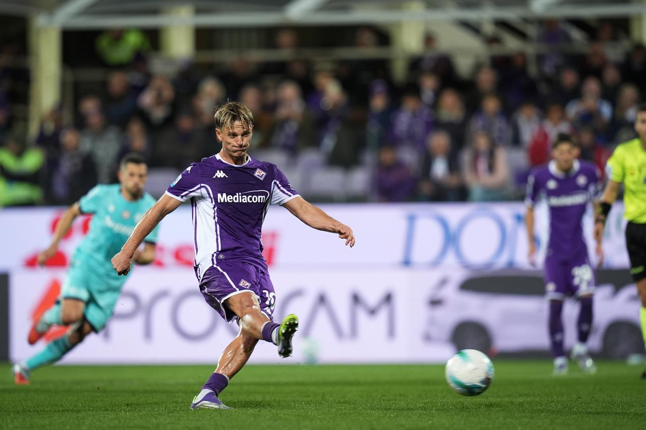 
	Il primo rigore della Fiorentina

