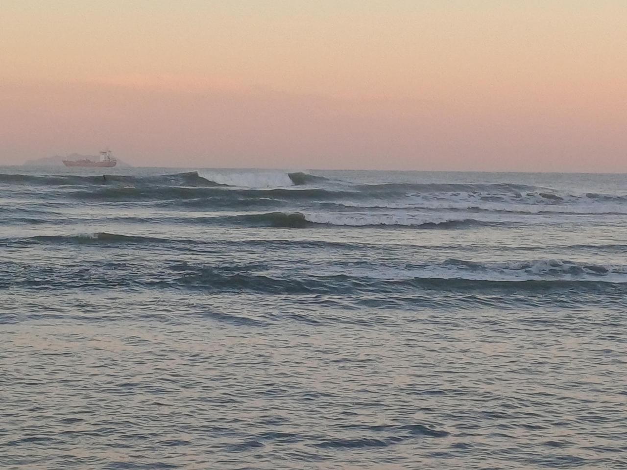 Livorno regno del surf. Dopo il libeccio, l’attesa scaduta