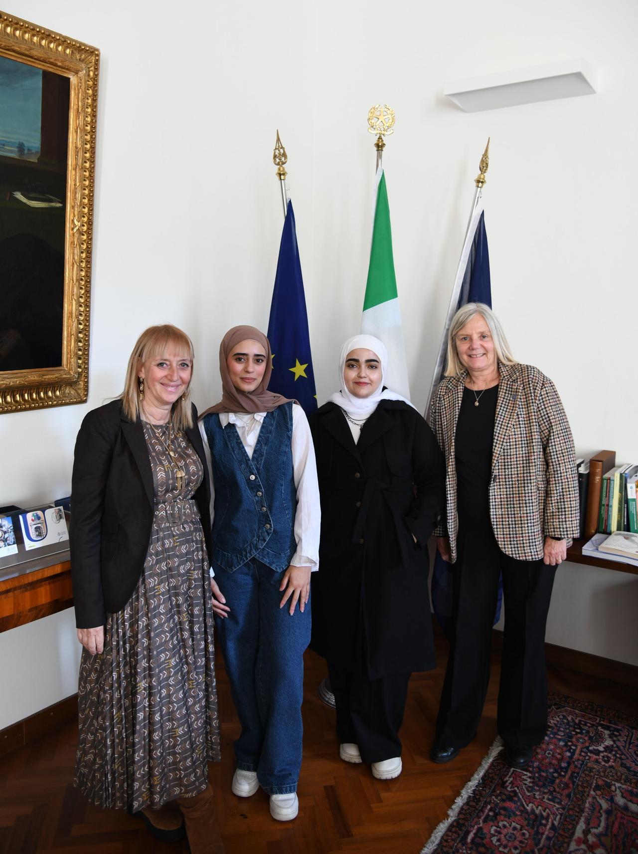 Firenze, tre studentesse palestinesi accolte all’Università: «Apriamo la porta della conoscenza»