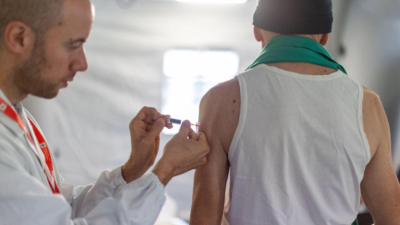 Influenza, violenta epidemia in arrivo: i consigli dell’esperto