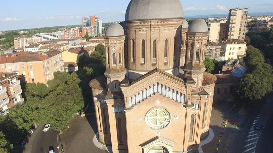 Tempio, la canonica in vendita: i fedeli in rivolta contro il parroco lanciano una raccolta firme