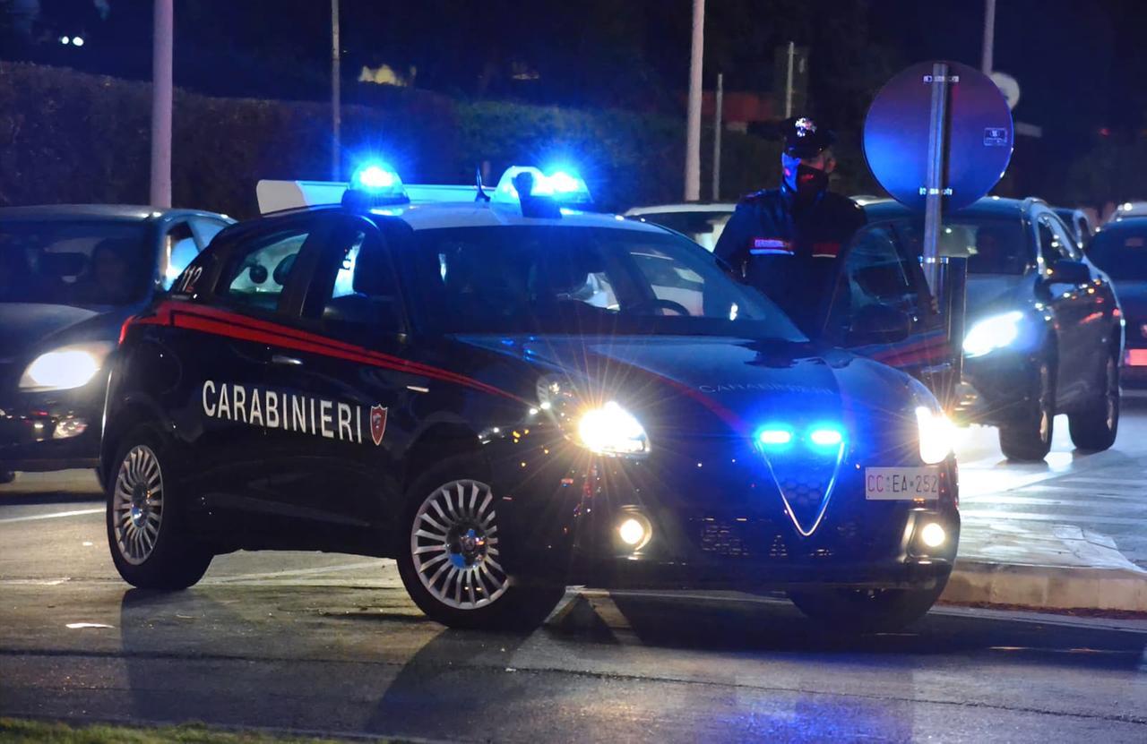 Cocaina nel marsupio e nello scooter: arrestato un 27enne
