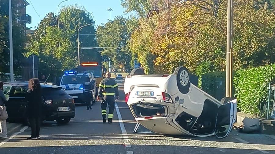 Scontro in via Mazzini a Scandiano: due persone ferite