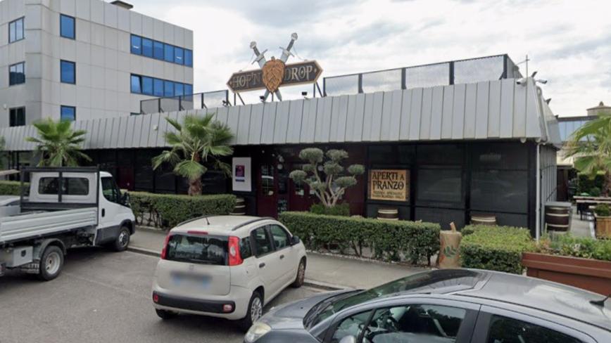 Il pub Hop'N Drop di via Terracini