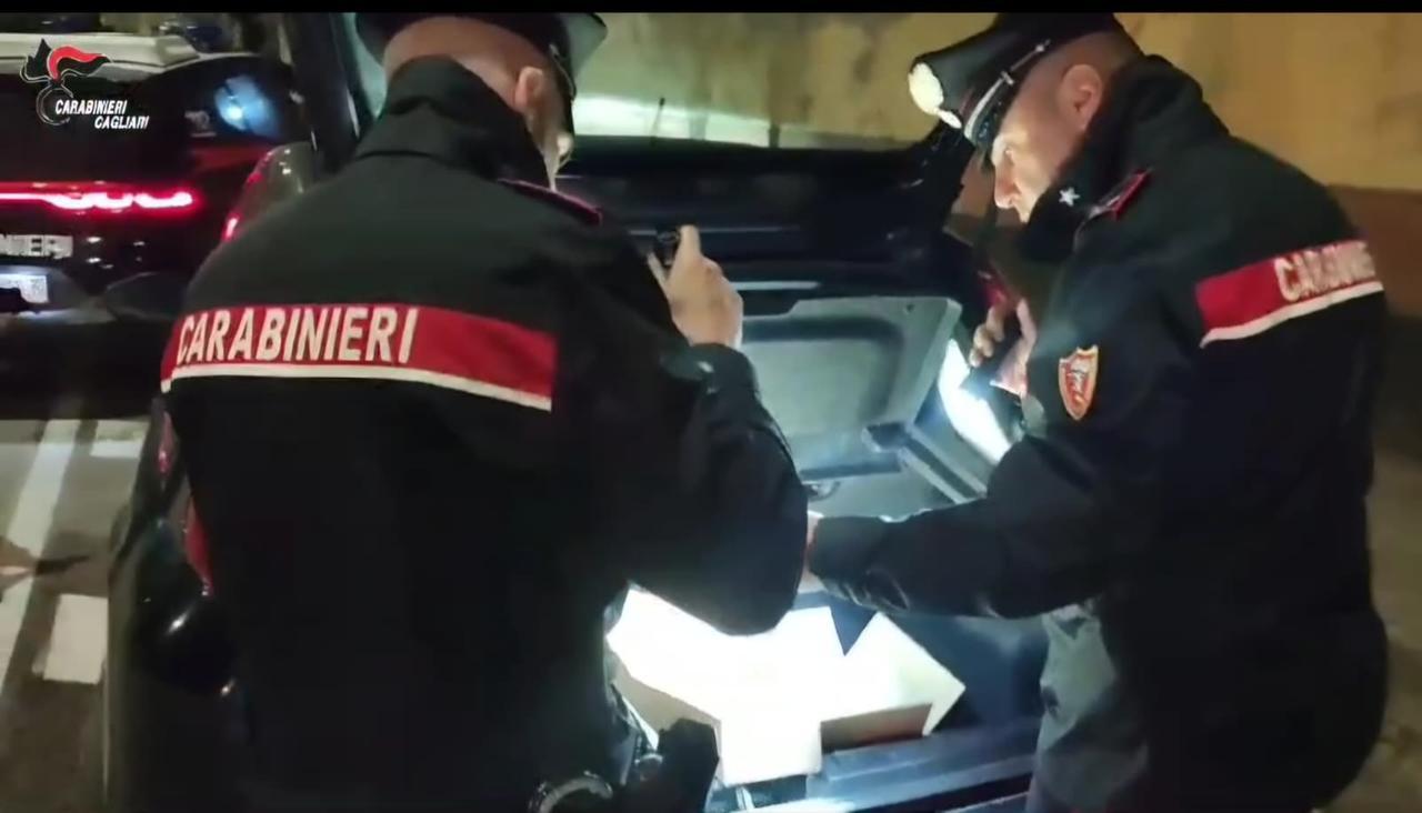 In auto cocaina, eroina e marijuana: due arresti