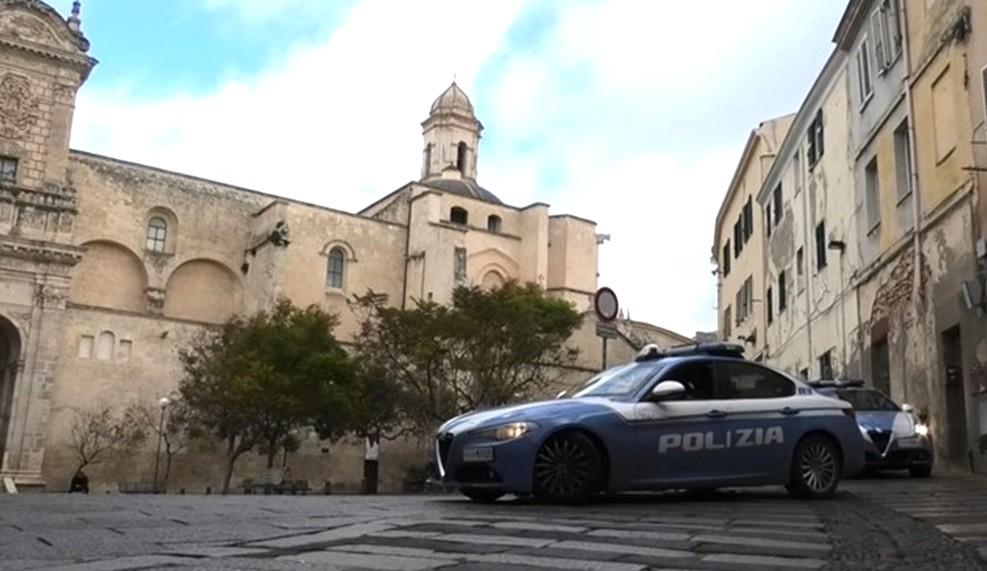 Sassari, tenta di rapinare una coppia in pieno giorno: arrestato un minorenne