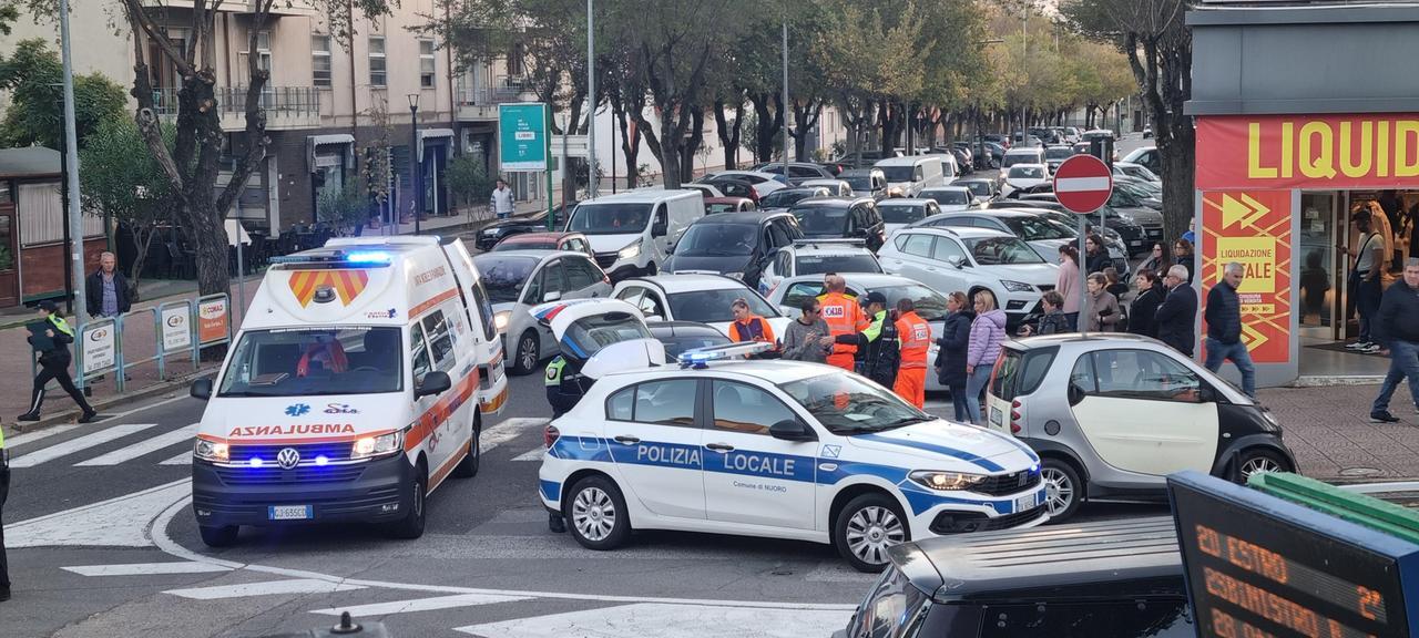 Nuoro, pedone travolto sulle strisce pedonali: automobilista positivo all’alcol test