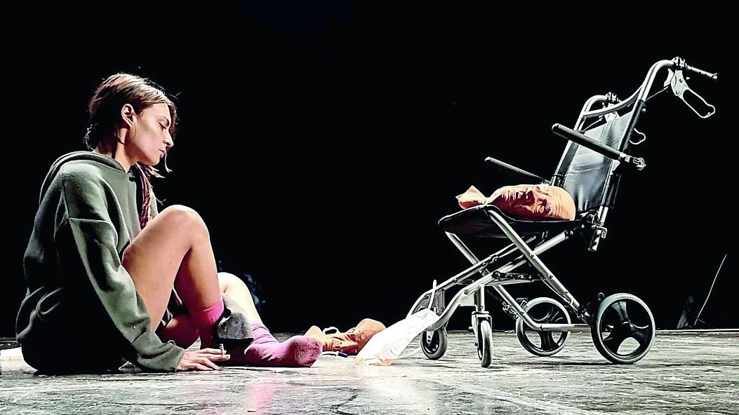 Si alza il sipario su Autunno alle Officine con lo spettacolo “La cara dei vecchi”