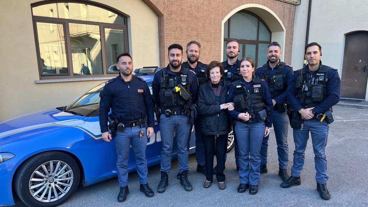 La vittima del furto con la polizia