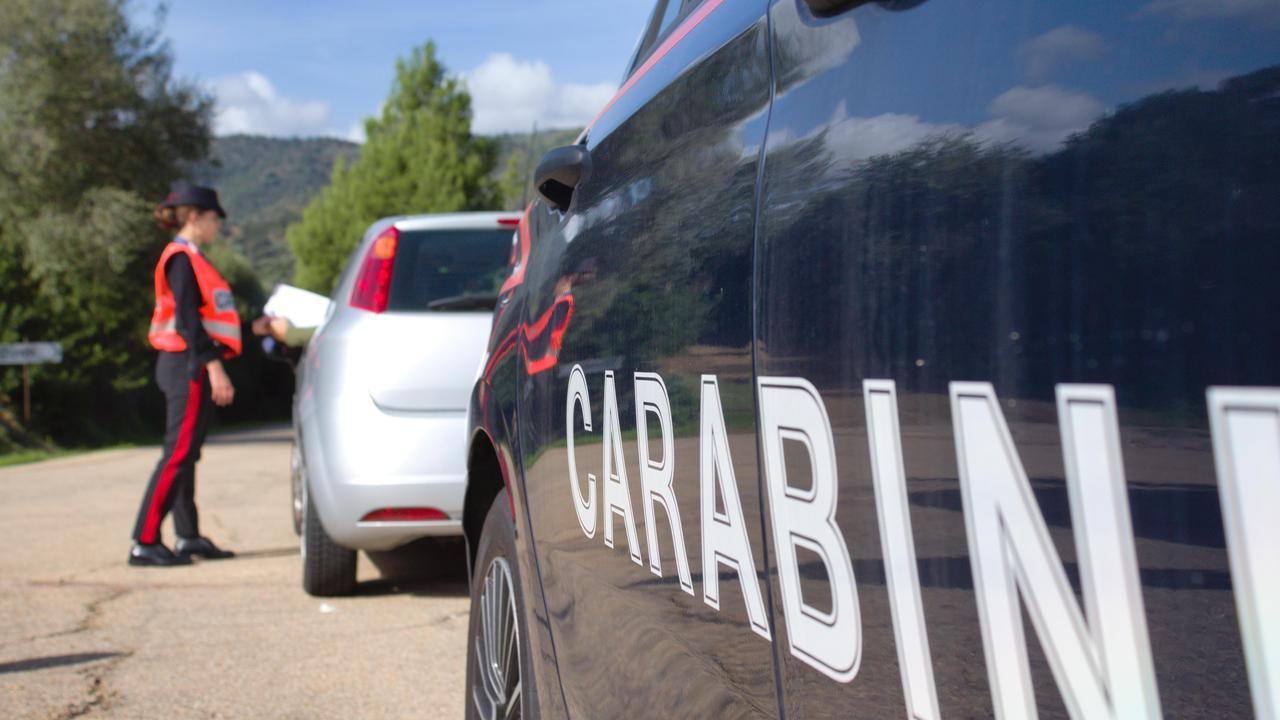 Fermato ubriaco alla guida e con marijuana nell’auto: denunciato