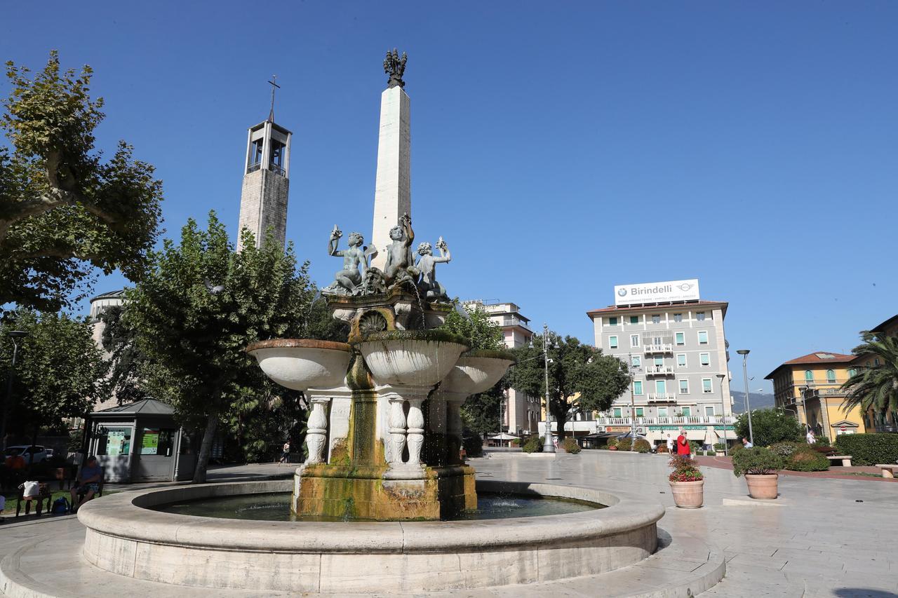 
	La fontana Guidotti in piazza del Popolo (foto Nucci)

