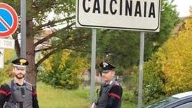 Una pattuglia dei carabinieri in servizio a Calcinaia (foto archivio)
