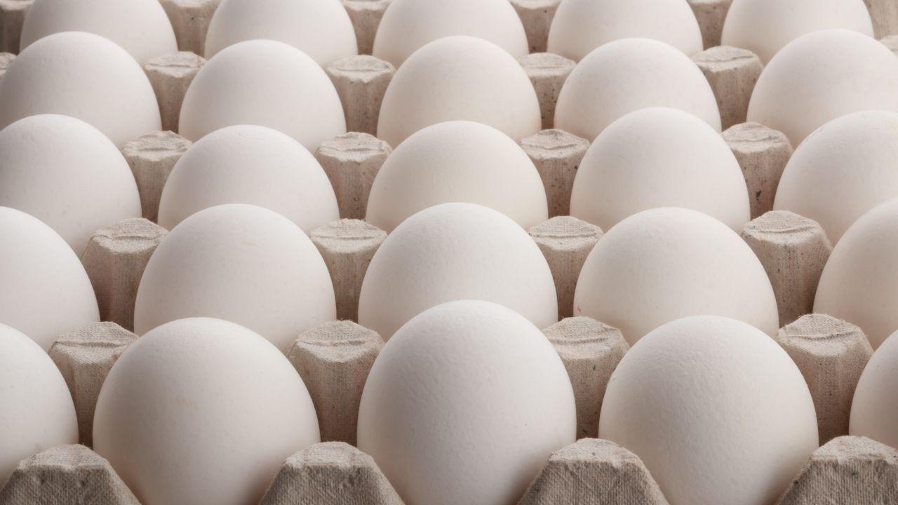 Uova fresche ritirate dai supermercati: sono 30 i lotti