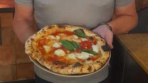 Margherita, bevuta e coperto a 10 euro: la pizzeria Il Pachino lancia il Marghedì<br type="_moz" />