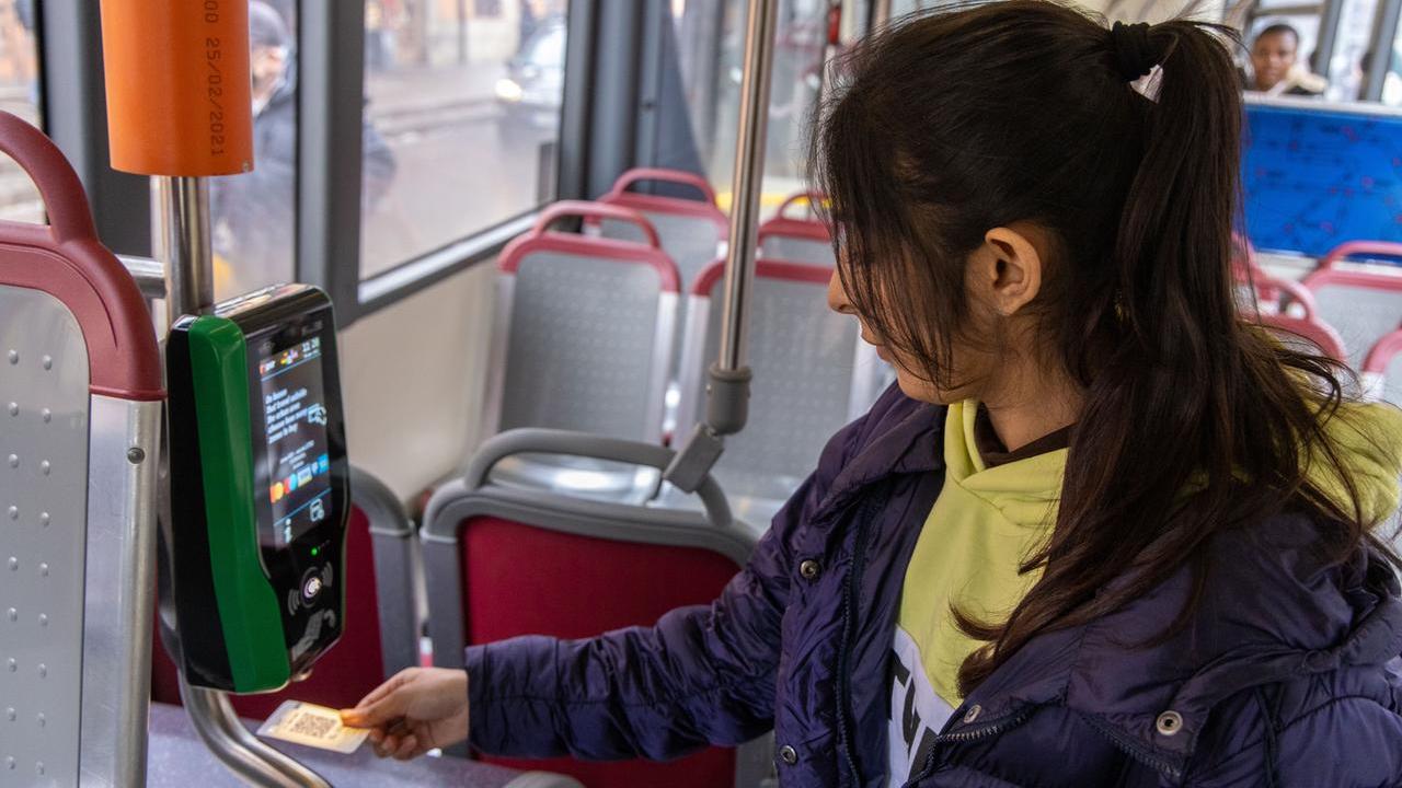 Biglietti degli autobus più cari a Ferrara, in arrivo un aumento del 27%