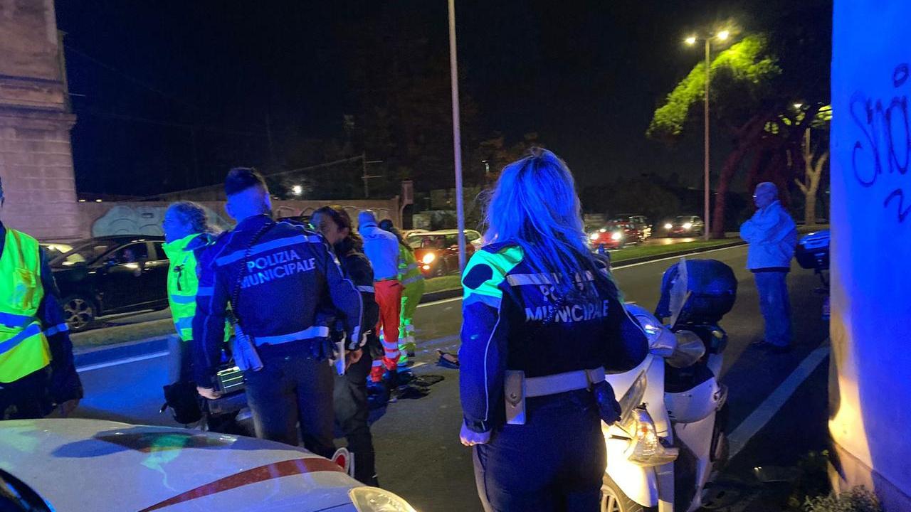 L'incidente all'incrocio fra via Firenze e via Provinciale Pisana