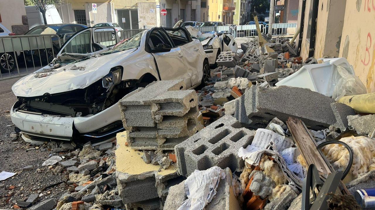 Sassari, esplosione in via Principessa Maria: stabile dissequestrato ma tra i detriti è nata una discarica