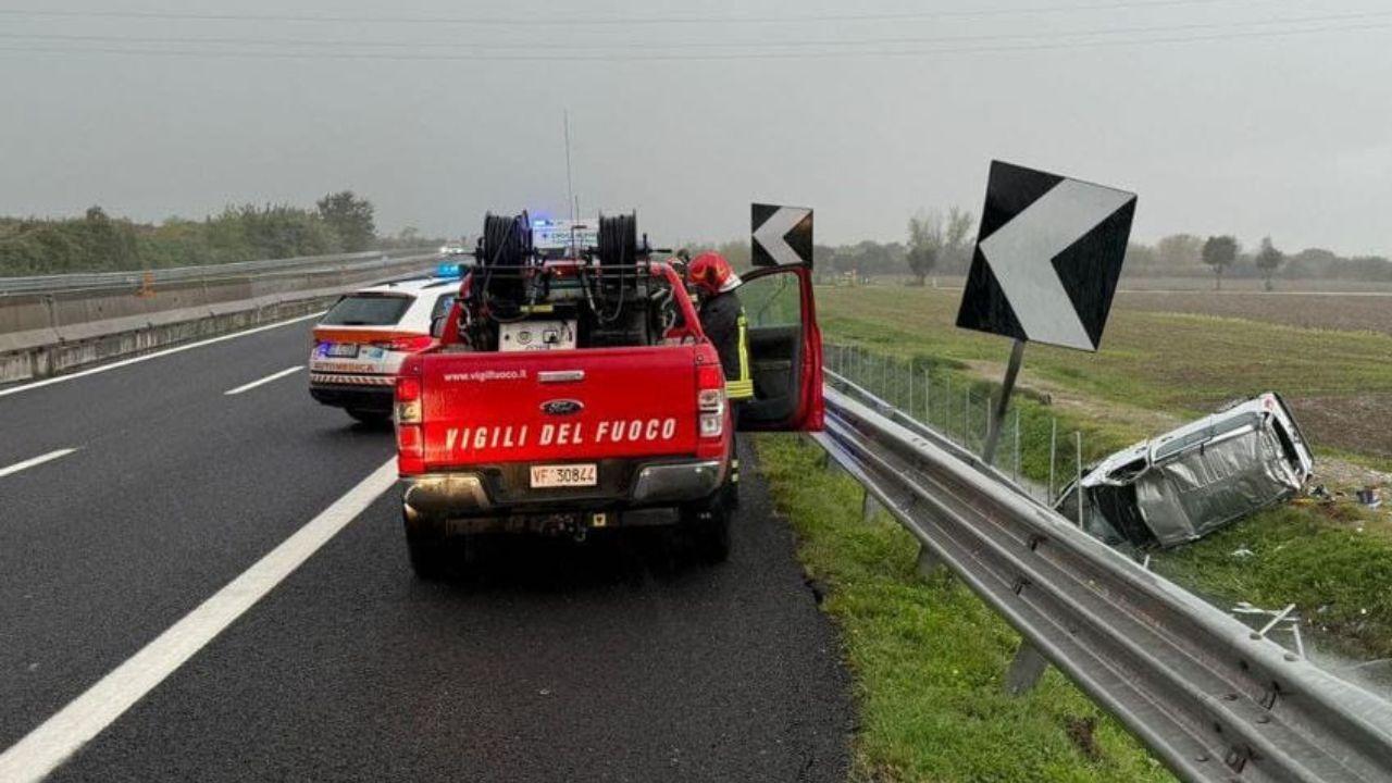 Il pullmino dopo lo schianto