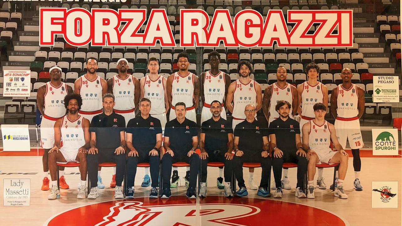 Venerdì in omaggio con la Gazzetta di Reggio il poster della Pallacanestro Reggiana