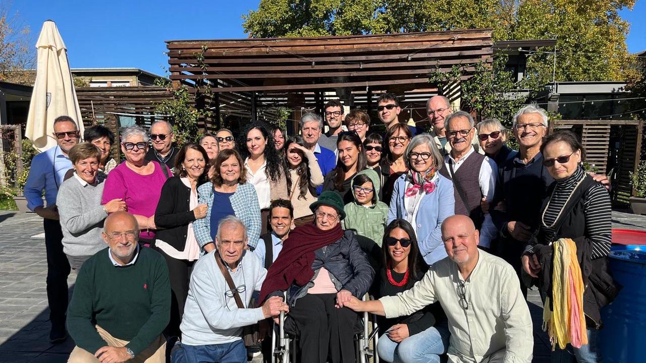 Angelina Mucelli festeggia cento anni tra affetti e ricordi: «Non mi aspettavo così tanta gente»