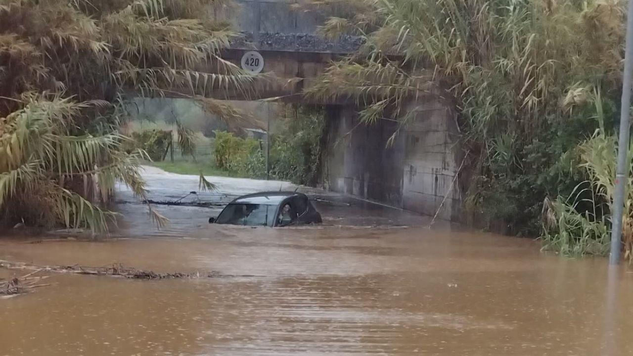 
	Auto bloccata nel sottopasso a Borgo a Buggiano

