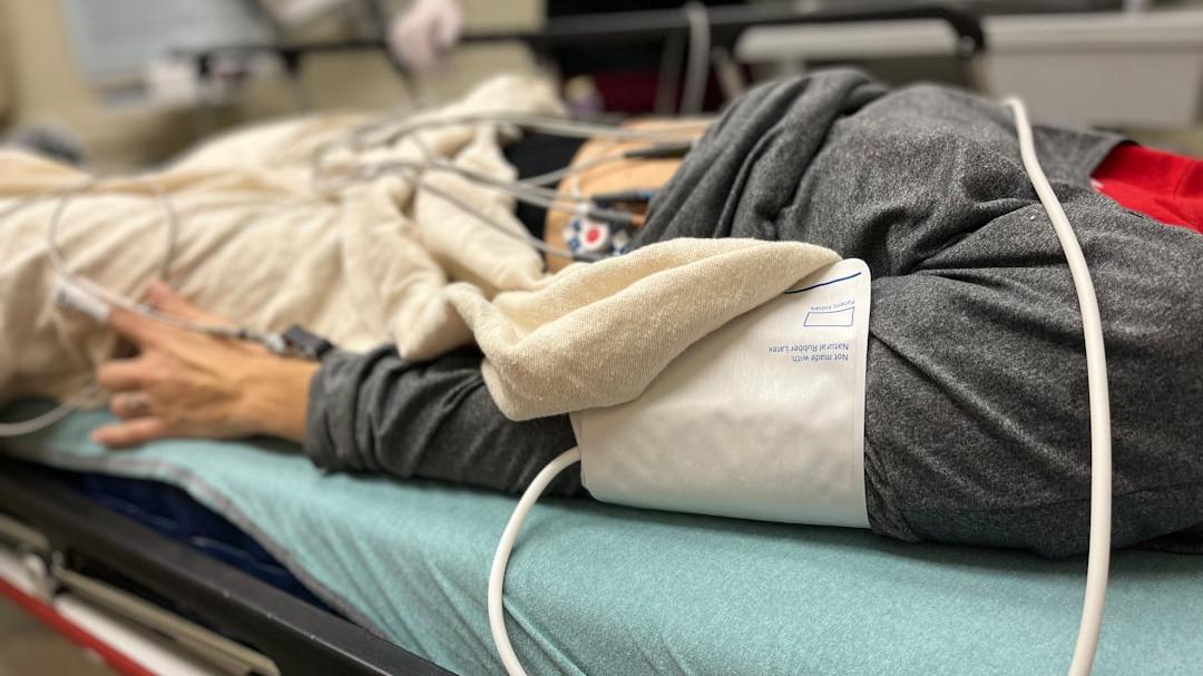 Sei ore in barella senza essere visitato, muore al pronto soccorso: 4 medici sotto inchiesta