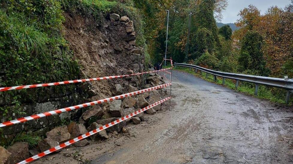 Maltempo in Lunigiana: terreni smottano e i fossi straripano. Il punto paese per paese