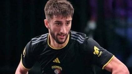 Prof, capitano a futsal e attaccante nella squadra di Fedez. Chi è il ferrarese Nicolas Kalaja