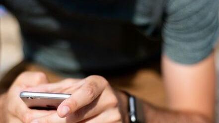 Ferrara, stalking e messa alla gogna sui social con finte proposte sessuali