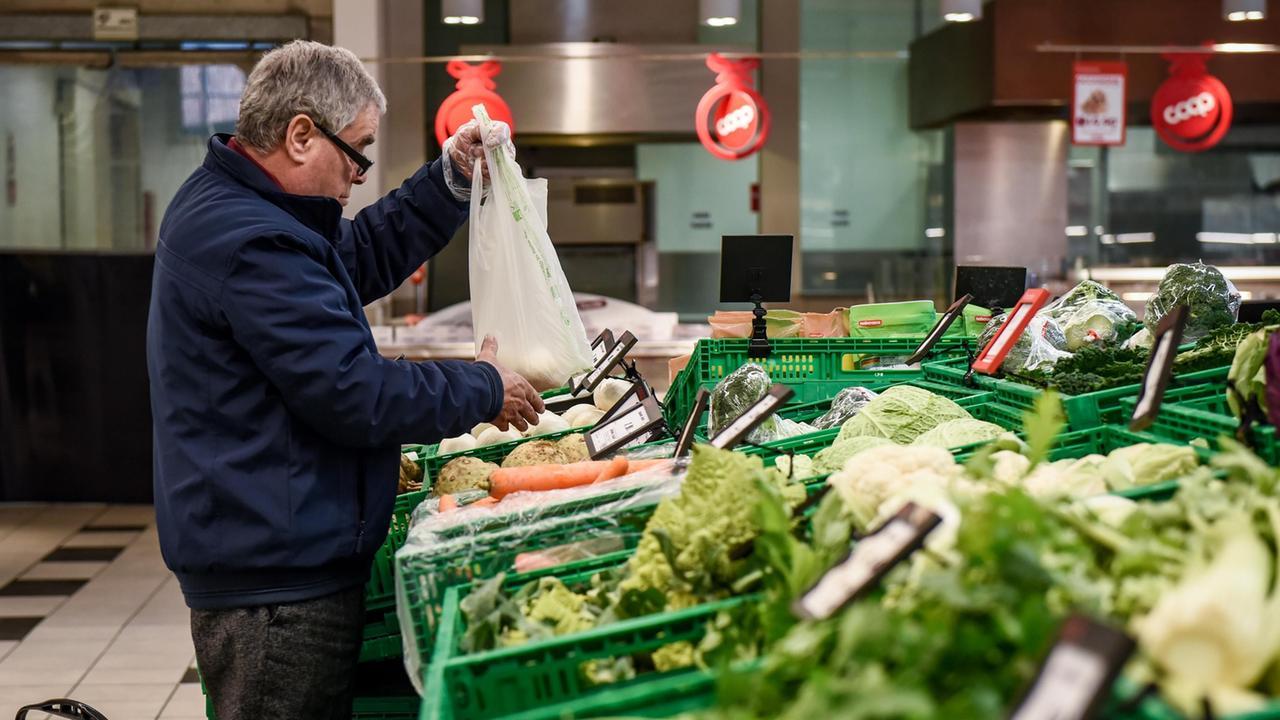 Supermercati aperti oggi 1° novembre: ecco gli orari dei punti vendita dell’isola