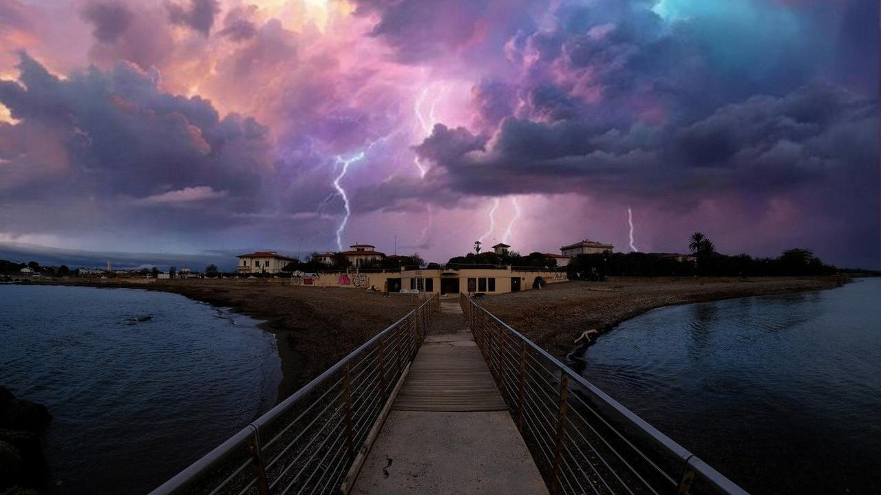 Livorno-show, col temporale. Grazie a Marco Mainardi.