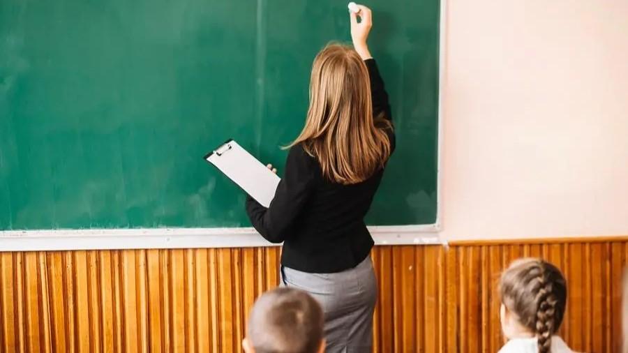 «In cattedra fino alla pensione». Vittoria storica per un’insegnante precaria