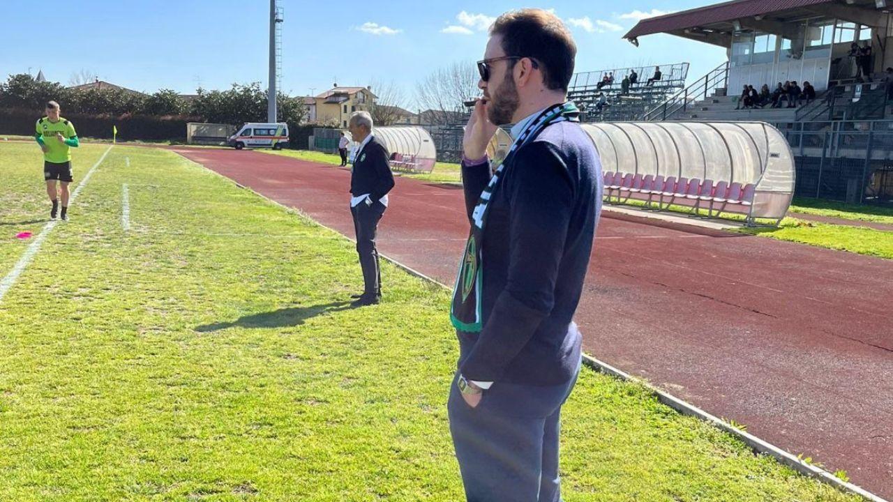 Il sindaco-mister a bordo campo