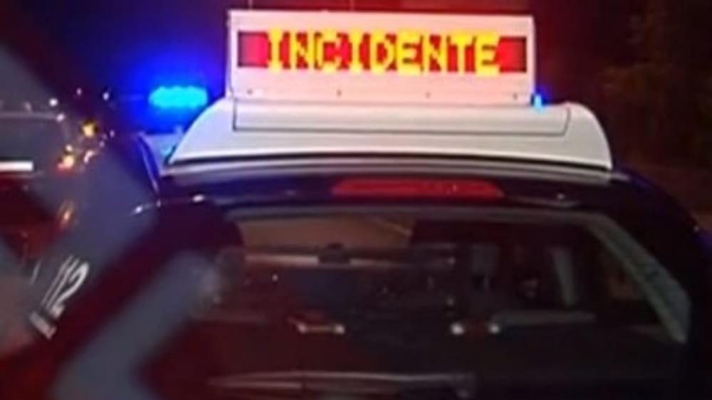 Due incidenti nella notte, diversi feriti