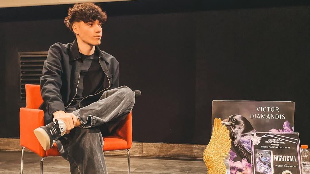 Viktor Diamandis, il booktoker che trasforma i like in lettori: le storie come antidoto alla noia digitale