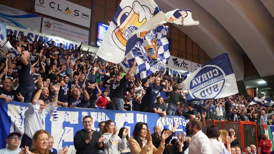 I tifosi in Curva sud (foto Stick)