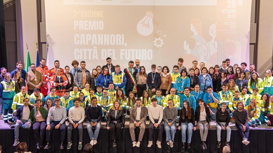 I premiati all'iniziativa del Comune riservata agli under 35 che si sono distinti tra lavoro, sport, cultura e spettacolo