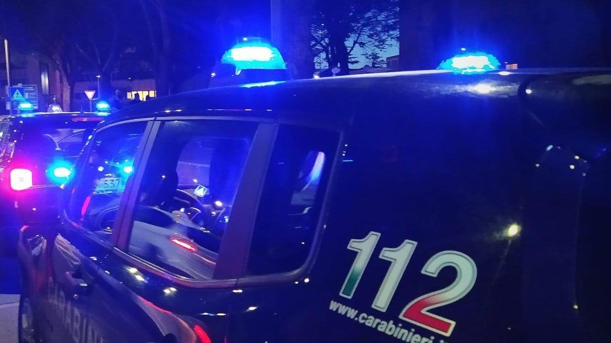 Vessava e picchiava i gentori, 28enne finisce in carcere